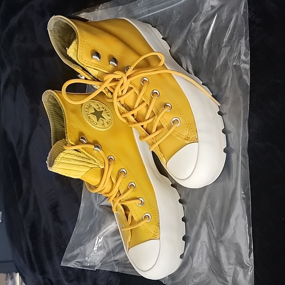 Women’s Converse CTAS Lugged Gore-Tex Gold - Picture 4 of 6